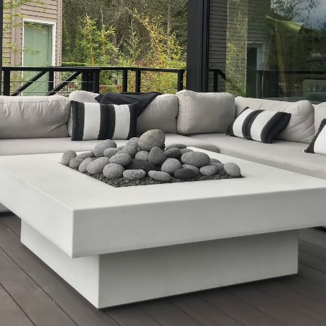 Outdoor Furniture And Fire Pit - Buitenmeubelset met vuurtafel, op maat gemaakte