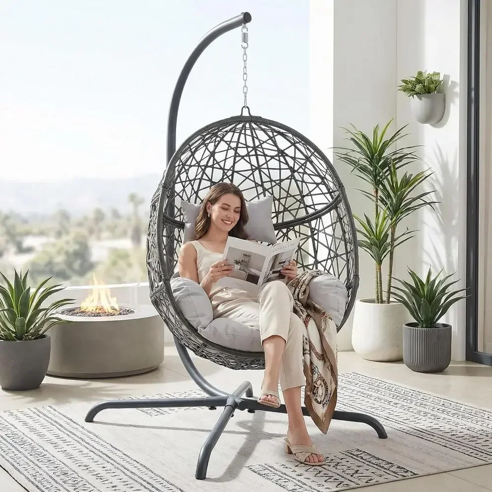 Buiten- en binnenhangstoel in  - Hanging Egg Chair recensie en prijs